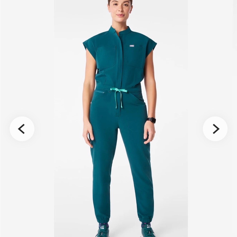Figs Rafaela Cargo ScrubJumpsuit Caribbean blue SR